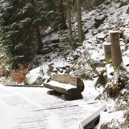 Grosszugige Maisonette Am Bach Lauf